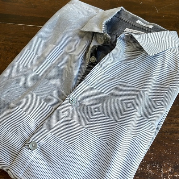 Calvin Klein Button Down Shirt - Picture 7 of 8